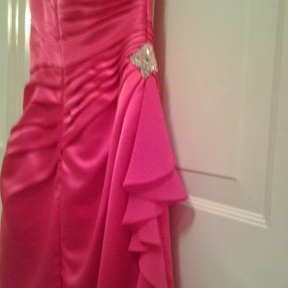 NEW SORELLO VITA  PINK SATIN ONE DRAPE SHOULDER SM - Picture 8 of 8